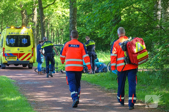Fietser buitenbewustzijn na botsing