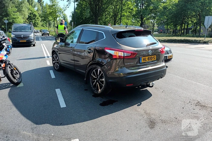 Motorrijder gewond bij botsing met auto op kruising