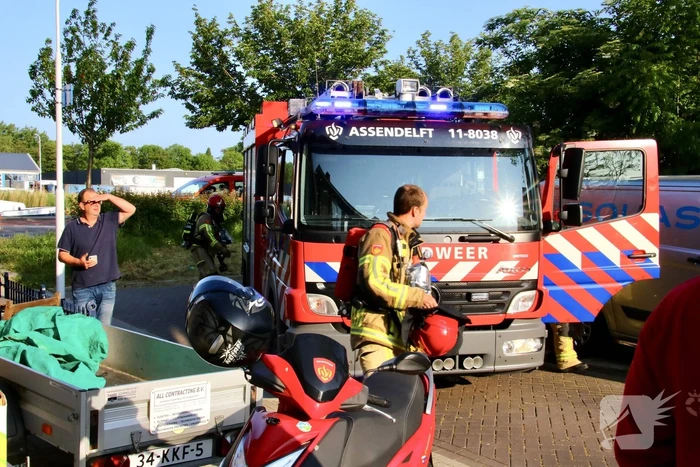 Brandweer forceert deur voor woningbrand