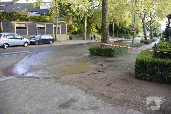 Opnieuw waterlekkage in woonwijk