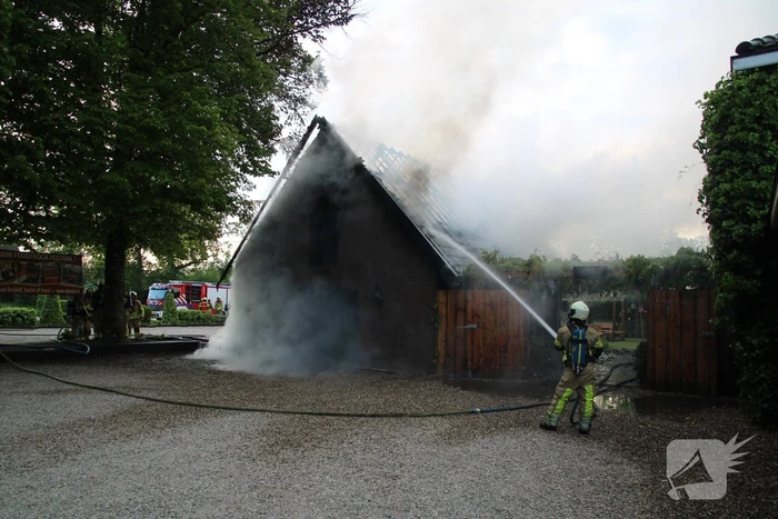 Schuur van restaurant verwoest door brand