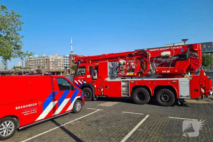 Zoekactie na melding persoon te water