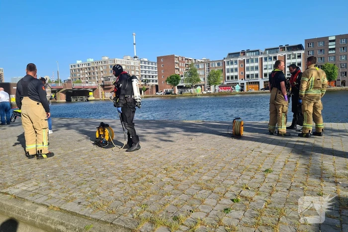 Zoekactie na melding persoon te water