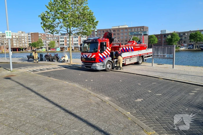 Zoekactie na melding persoon te water
