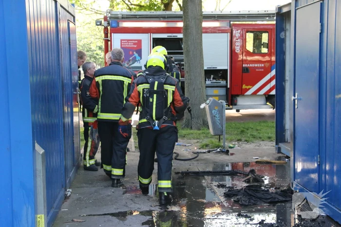Brandend afval snel geblust