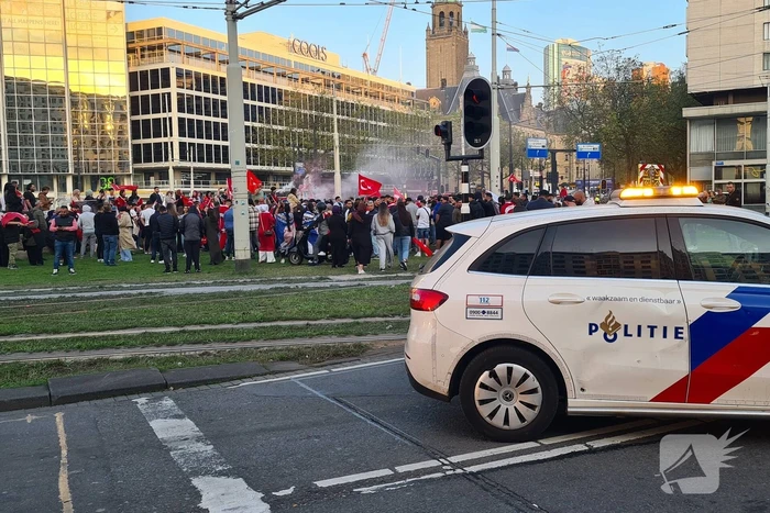 Mensen massaal de straat op na winst Erdogan