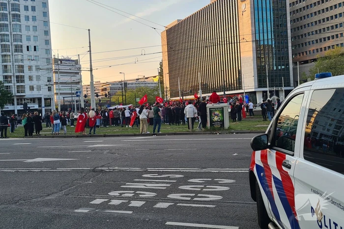 Mensen massaal de straat op na winst Erdogan