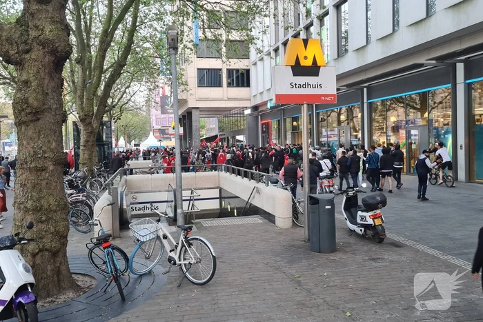 Mensen massaal de straat op na winst Erdogan