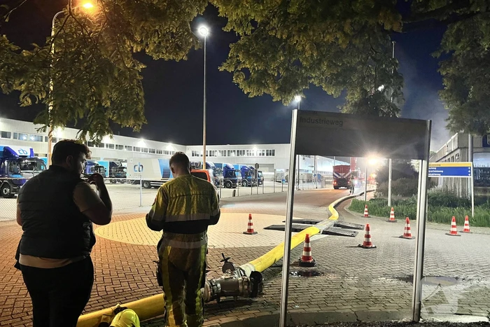 Flinke brand in meubelfabriek