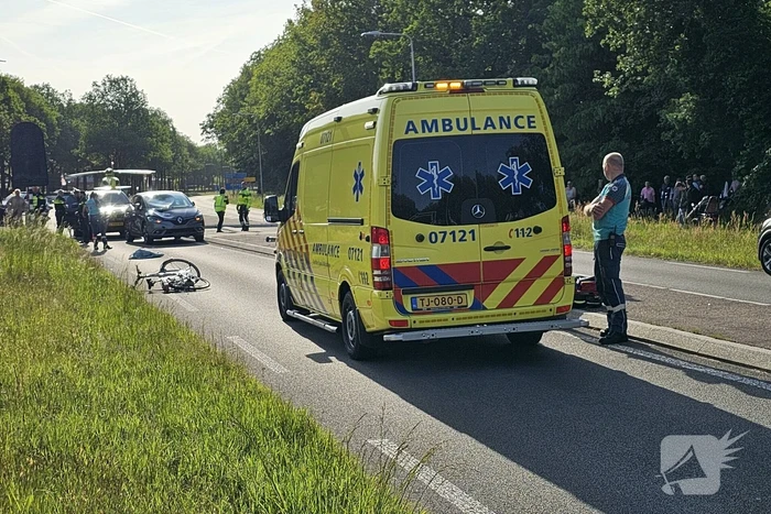 Fietser ernstig gewond na ongeval op oversteekplaats