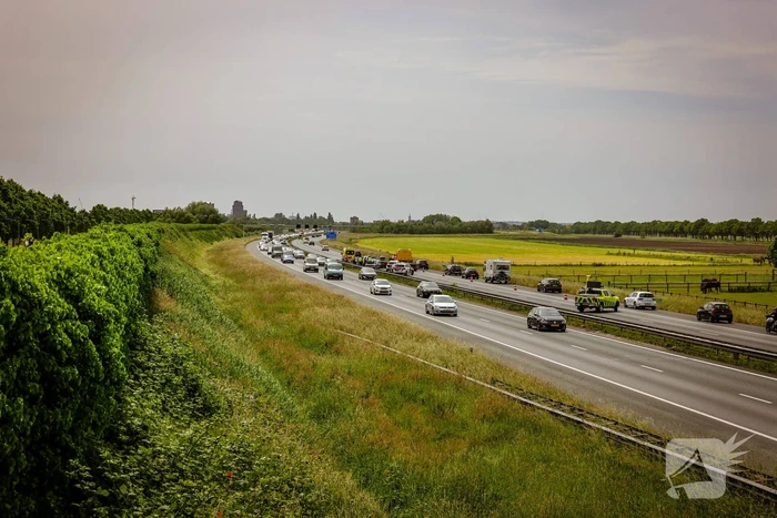 Flinke file bij aanrijding op snelweg