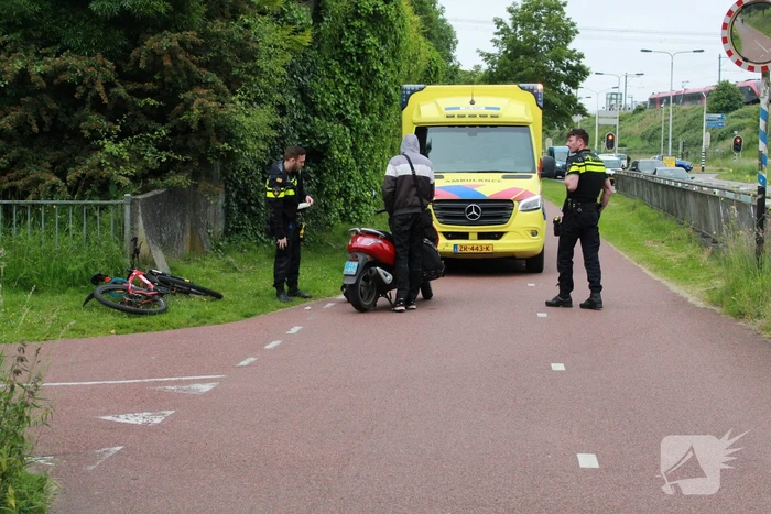 Fietser gewond bij botsing met scooterrijder