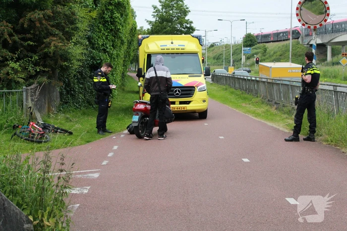 Fietser gewond bij botsing met scooterrijder