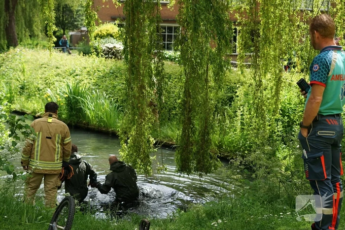 Onbeheerde kinderfiets aangetroffen nabij waterkant