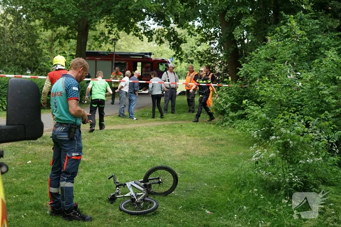 Onbeheerde kinderfiets aangetroffen nabij waterkant