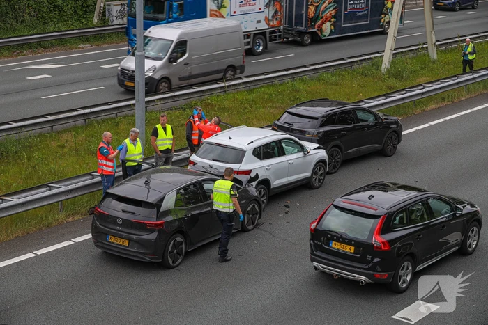 Veel schade bij kettingbotsing