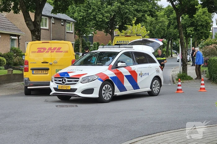 Bezorger in botsing met scooter