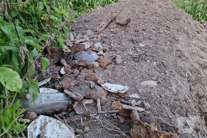 Raadselachtig gat ontdekt langs dijk