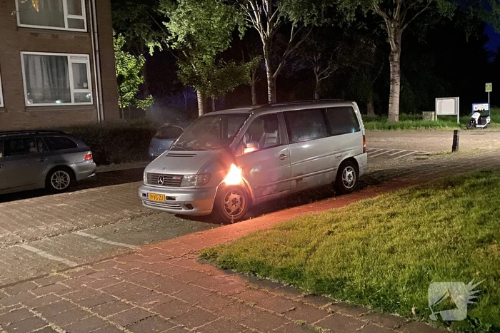 Beginnende brand in bestelbus geblust