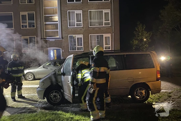 Beginnende brand in bestelbus geblust