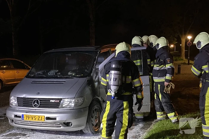 Beginnende brand in bestelbus geblust