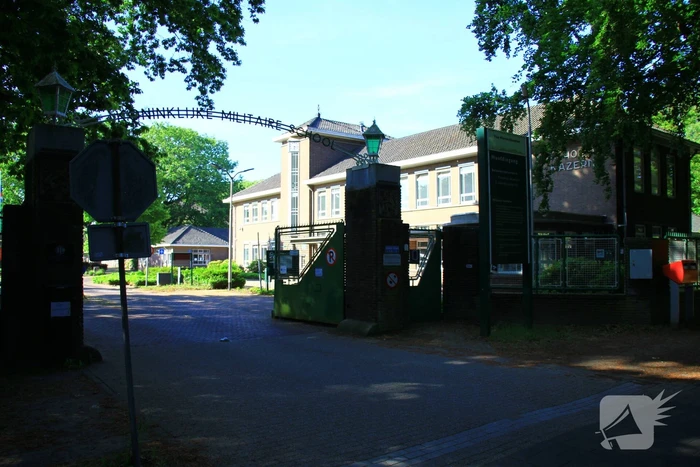 Brand op dak van vluchtelingenopvang