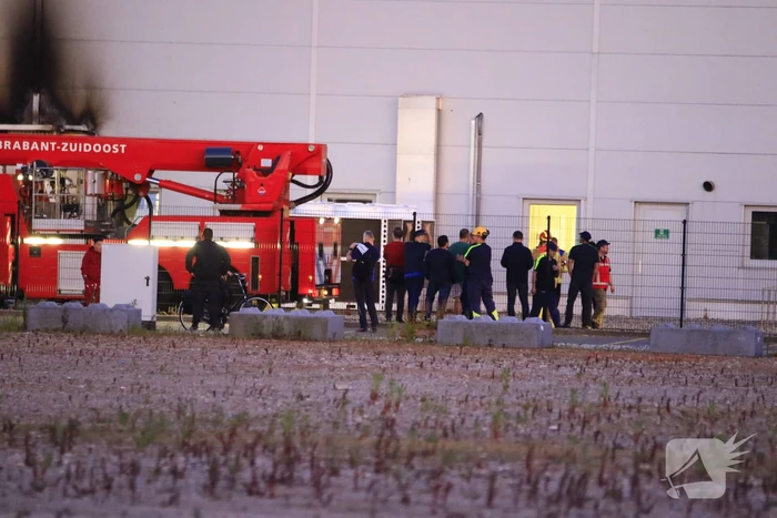 Hevige brand in afzuiginstallatie van blikjesfabriek