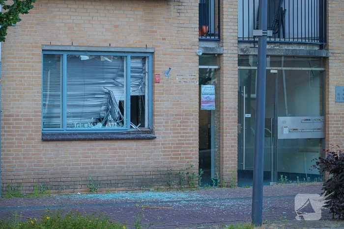 Twee mannen slaan op de vlucht na plofkraak