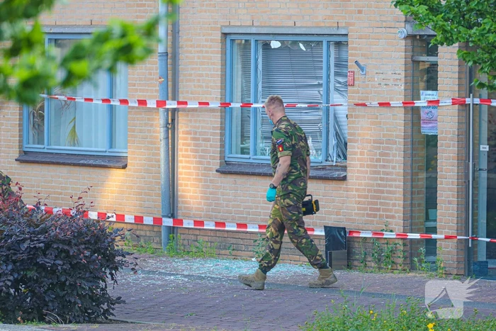 Twee mannen slaan op de vlucht na plofkraak