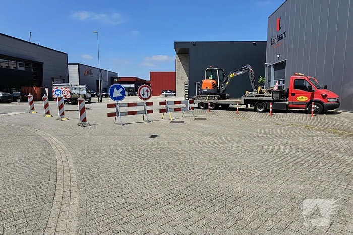 Water komt omhoog door ondergrondse waterlekkage