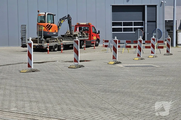 Water komt omhoog door ondergrondse waterlekkage