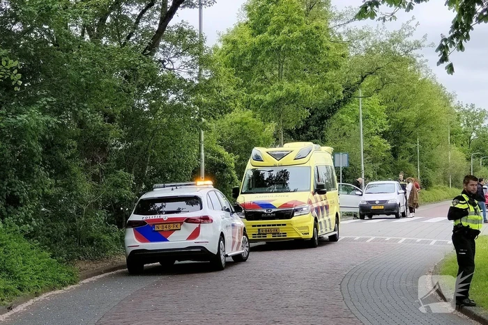 Vrouwelijke scooterbestuurster raakt gewond bij ongeval met auto