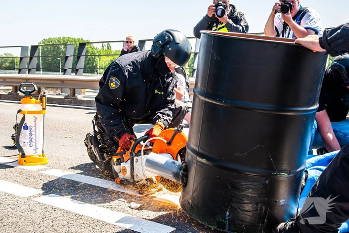 Demonstranten Extinction Rebellion blokkeren toegangsweg Shell
