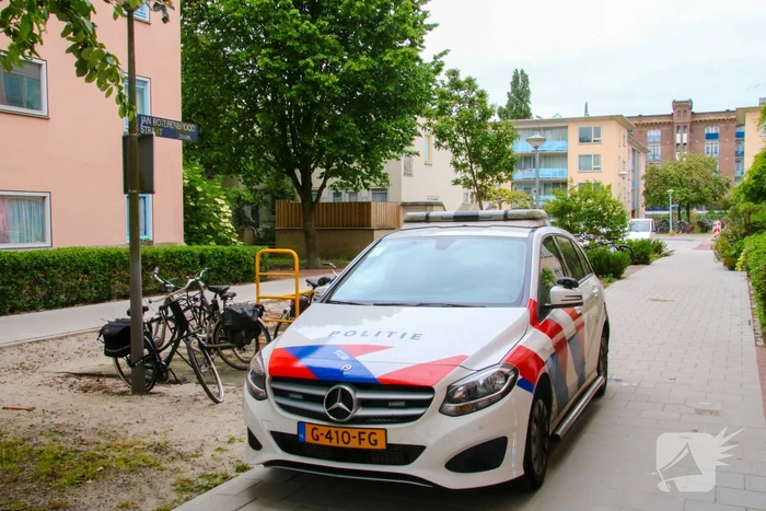 Gewonde en aanhouding na steekincident in woning