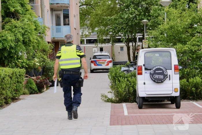 Gewonde en aanhouding na steekincident in woning