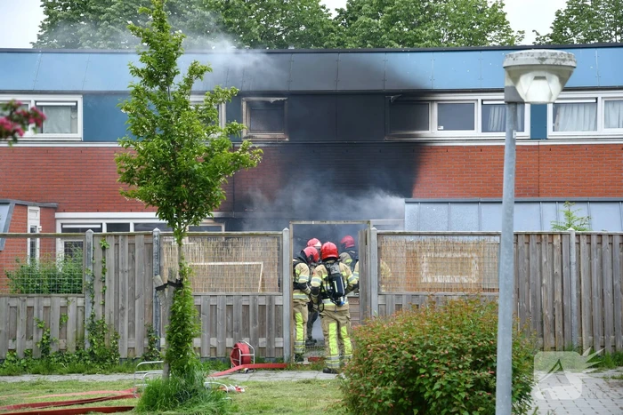 Hevige rookontwikkeling bij uitslaande brand