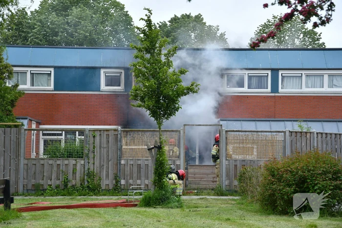 Hevige rookontwikkeling bij uitslaande brand