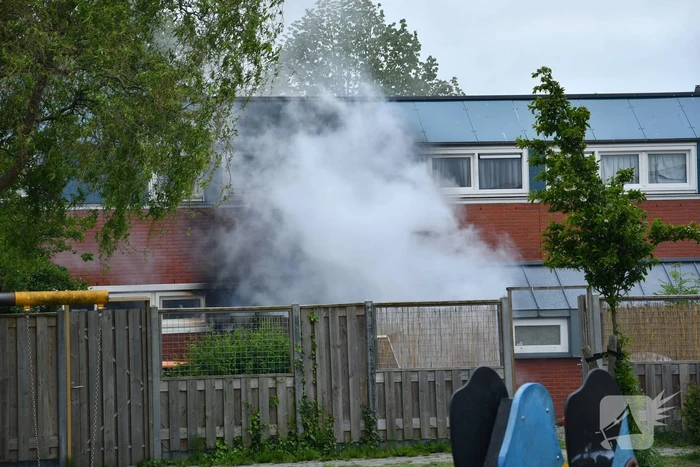 Hevige rookontwikkeling bij uitslaande brand