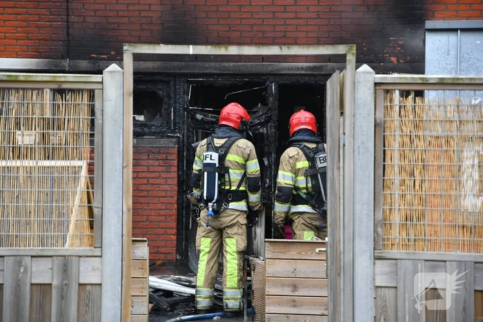 Hevige rookontwikkeling bij uitslaande brand