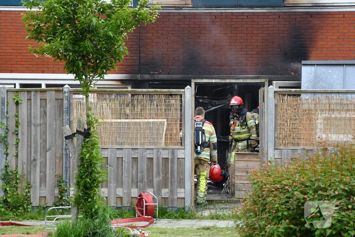 Hevige rookontwikkeling bij uitslaande brand
