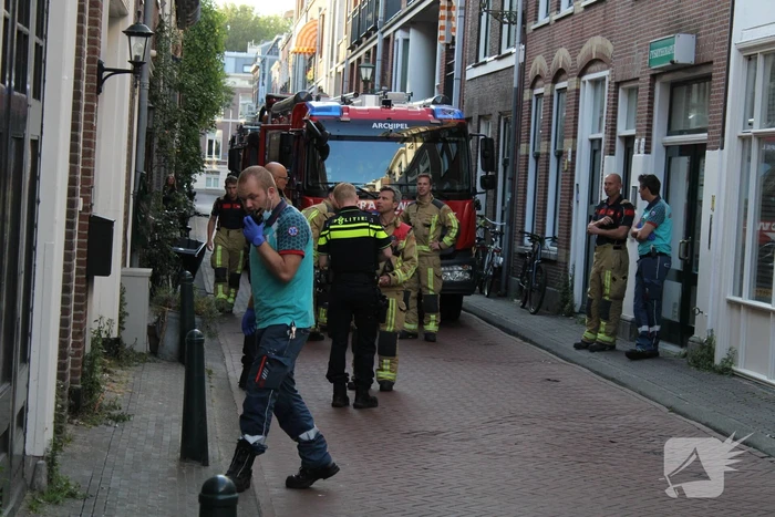 Hulpdiensten doen onderzoek in woning