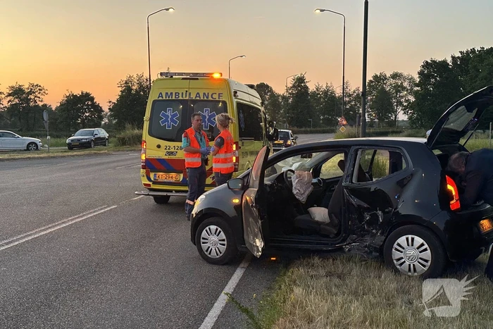 Twee personenauto's beschadigd bij ongeval