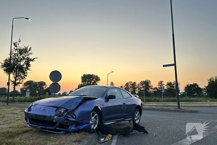 Twee personenauto's beschadigd bij ongeval