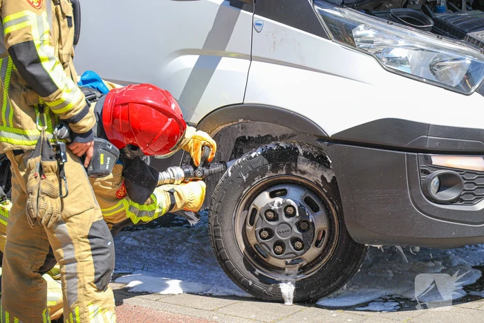 Brand in motor van bakwagen