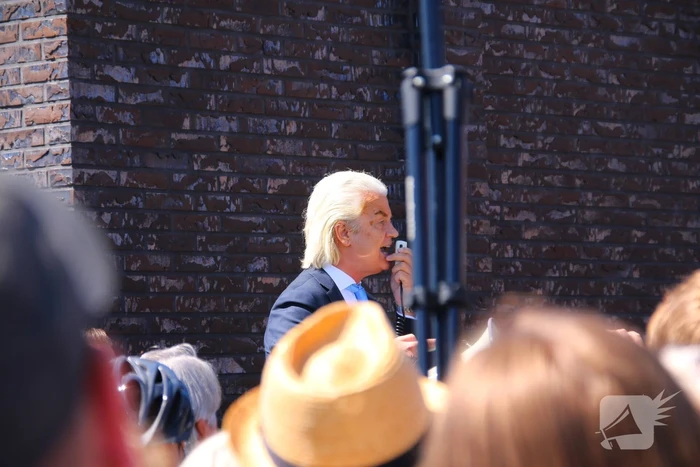 Geert Wilders aanwezig bij demonstratie tegen asielbeleid