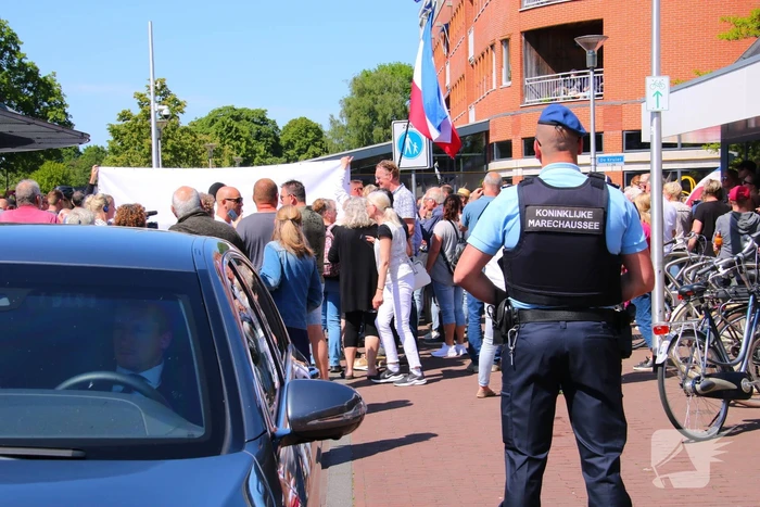 Geert Wilders aanwezig bij demonstratie tegen asielbeleid
