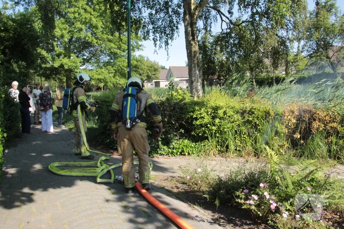 Brandweer blust brand in bosschages