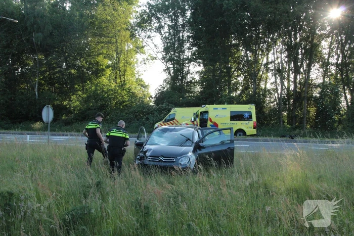 Flink ongeval tussen automobilist en scooterrijder