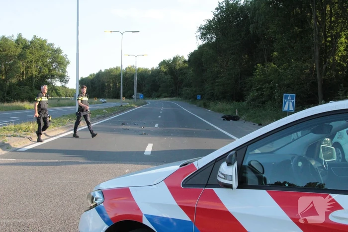 Flink ongeval tussen automobilist en scooterrijder