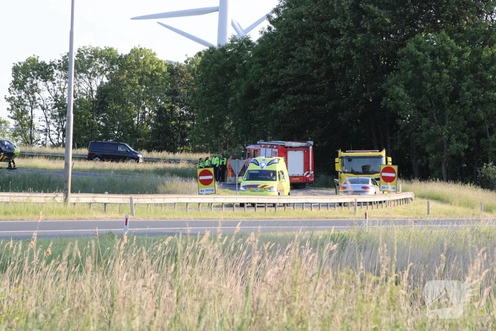 Ernstig ongeval op afrit van snelweg